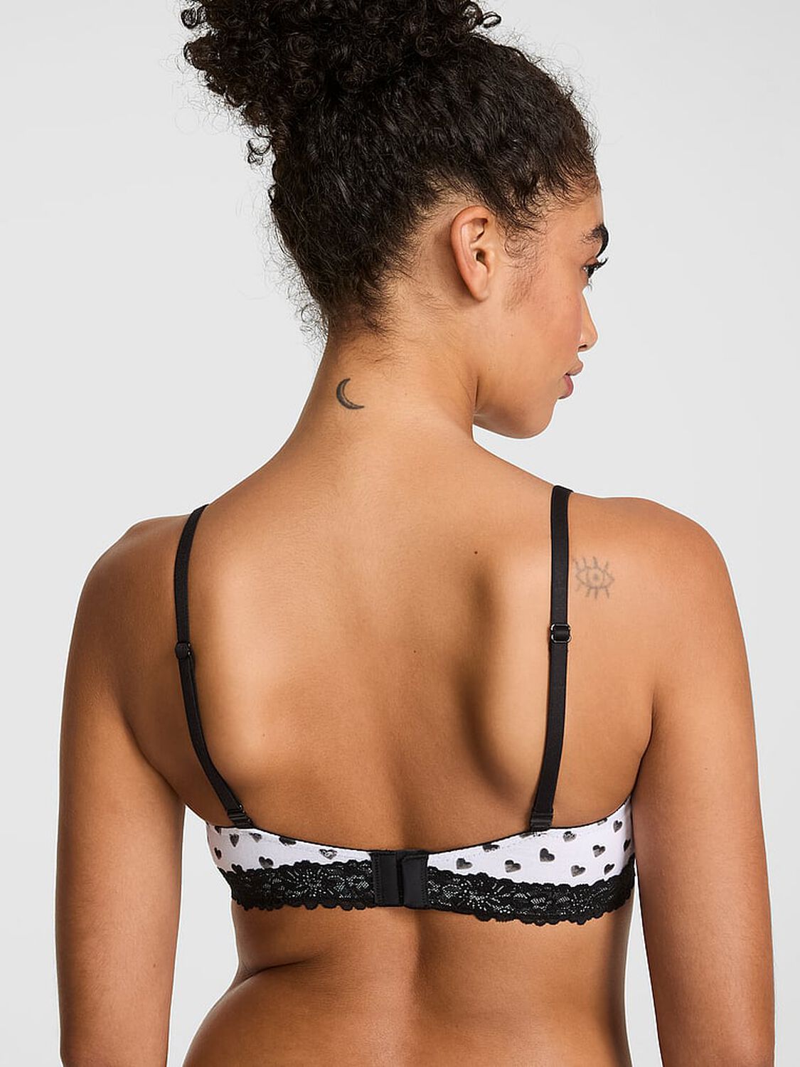vs Pink Wear Everywhere&trade; Lightly Lined Full Coverage T-Shirt Bra White Heart Print 2 of 4 