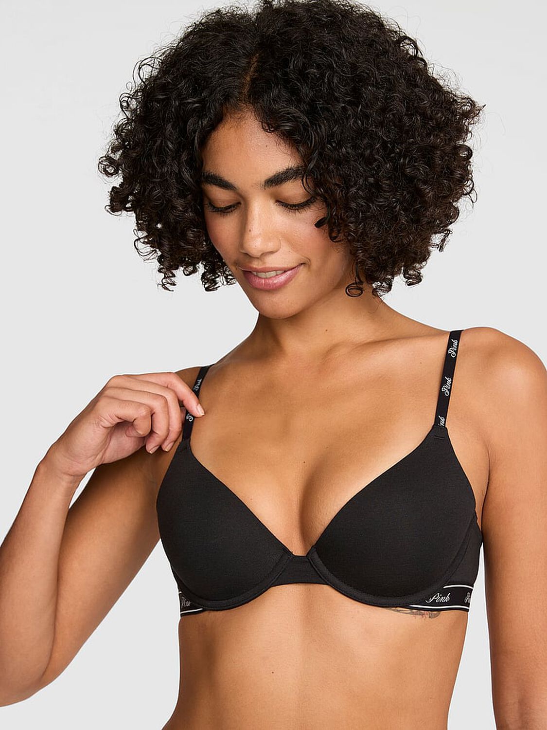 vs Pink Wear Everywhere Wear Everywhere&trade; Lightly Lined Full Coverage T-Shirt Bra Black 1 of 2 
