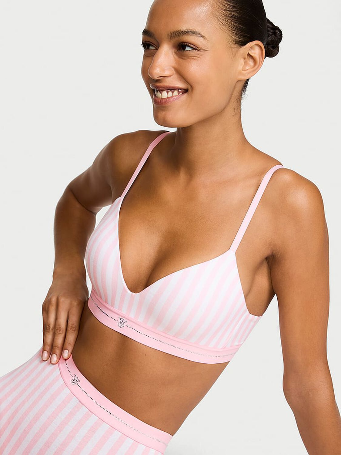 vs The T-Shirt Signature Shine Cotton Lightly Lined Wireless Bra Iconic Stripe 1 of 3 