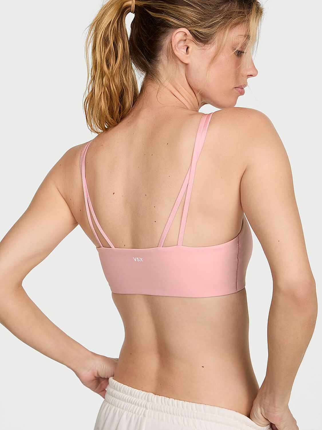 vs Vsx VSX Elevate&trade; Strappy Square-Neck Sports Bra 2 of 4 