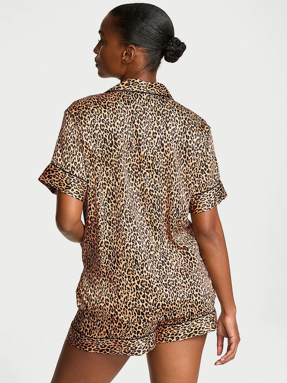 vs Victoria's Secret Glazed Satin Short Pajama Set Marzipan Leopard 2 of 4 